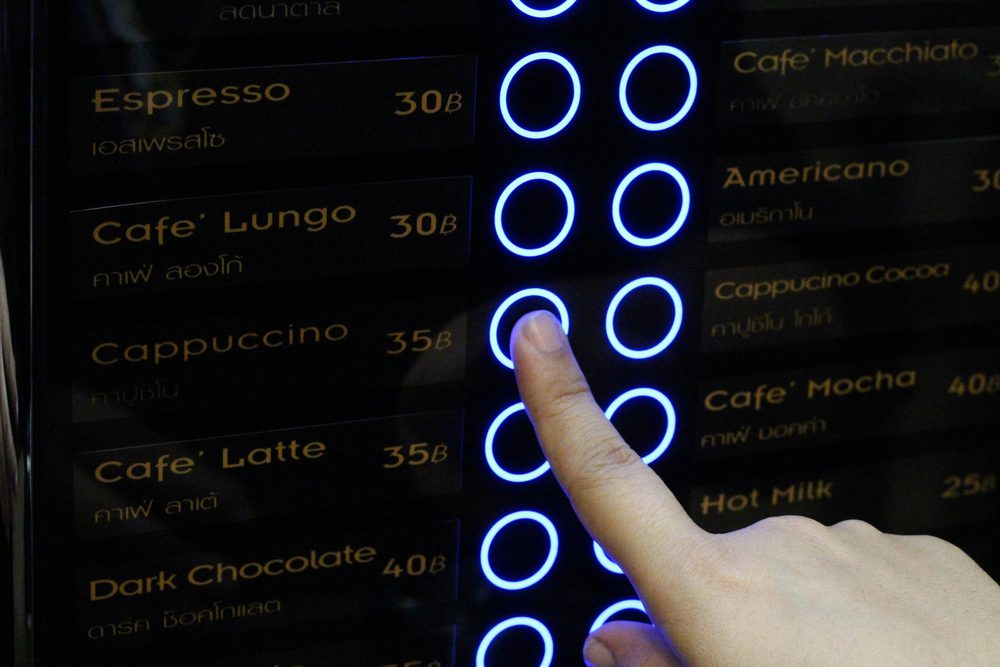 Kaffeevollautomat-Display mit großer Getränkeauswahl