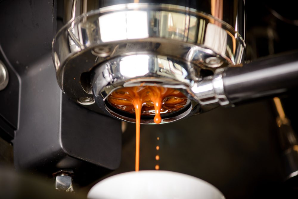 Aromatischer Espresso aus einer Siebträgermaschine